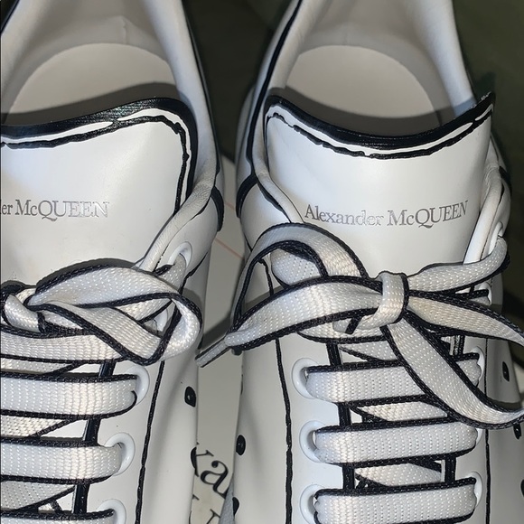 Limited edition Alexander McQueen oversized snkrs - Picture 2 of 9